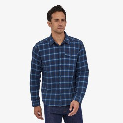 Patagonia Men's Long-Sleeved Lightweight Fjord Flannel Shirt - Grange: New Navy Patagonia Clothing