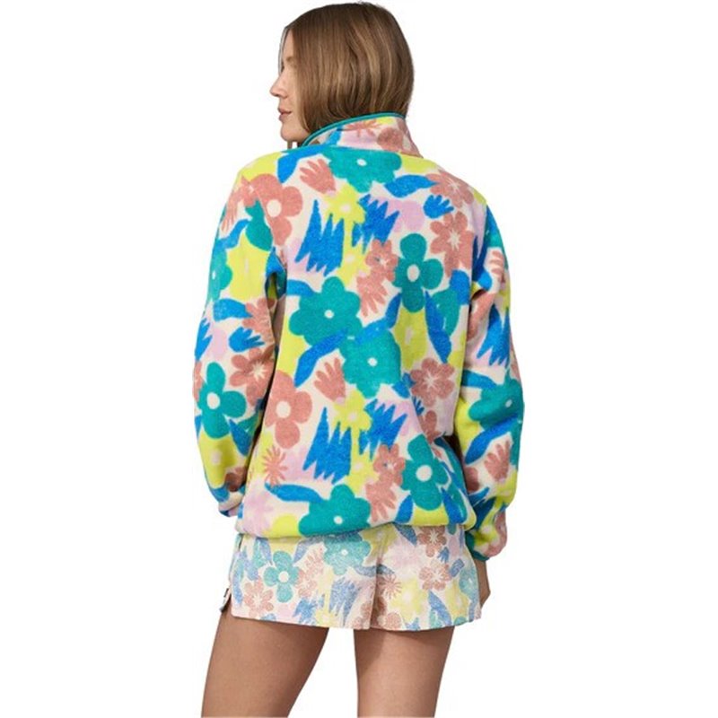 Patagonia W's LW Synch Snap-T P/O channeling Spring Size (Clothing