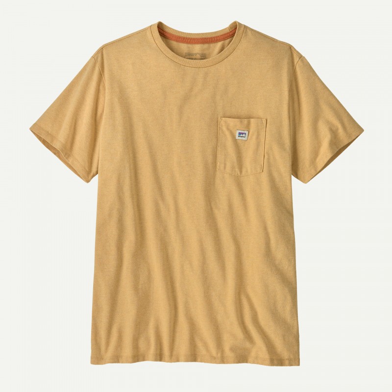 Patagonia Shop Sticker Pocket Resp Tee Beeswax Tan - Patagonia - sporteque.ca